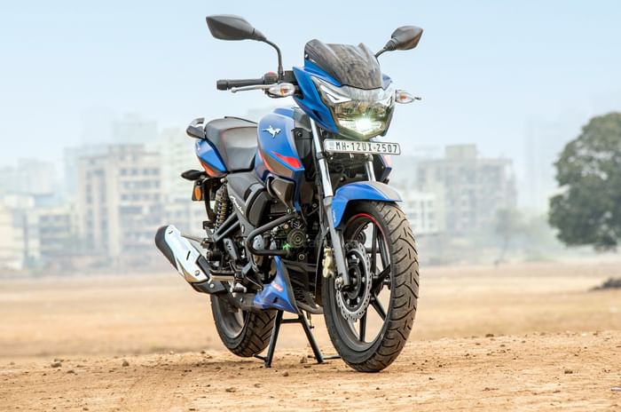 TVS Apache RTR 160 2V review: Still worth considering? TVS Apache RTR 160 2V review: price, mileage, features, performance, engine.